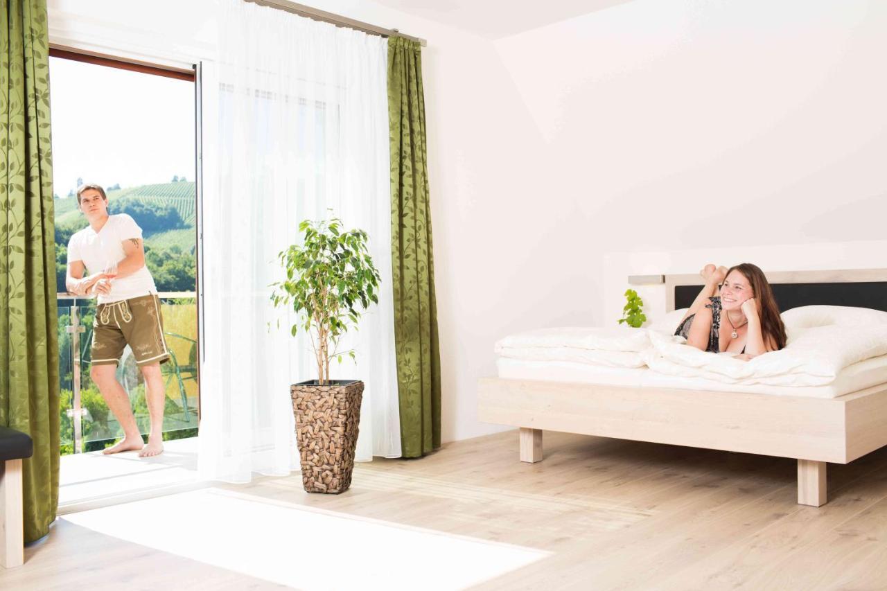 Weingut-Gaestezimmer Uhl Ratsch an der Weinstraße Zewnętrze zdjęcie